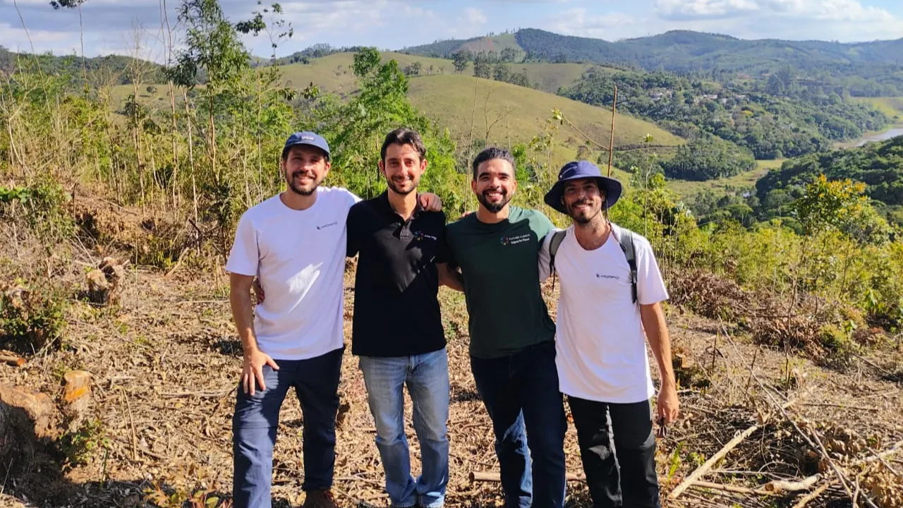 The MORFO and Future Climate teams on the cleared hillside at the start of the project